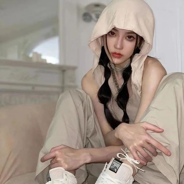 穿网球鞋的电脑 封面