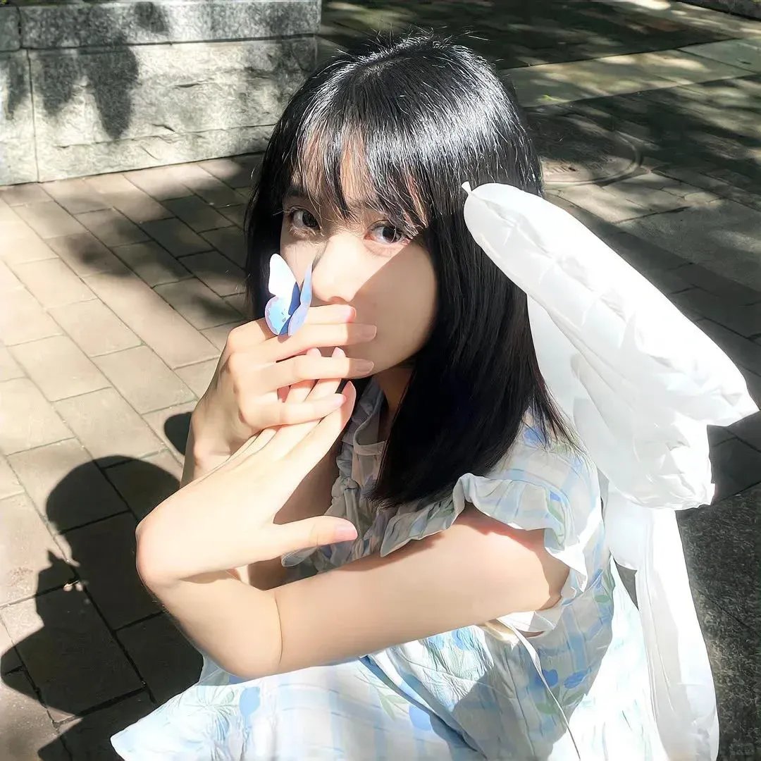 华颐:吞噬怪物的孩子 封面