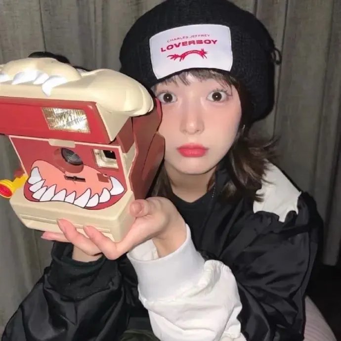 每个孩子 封面